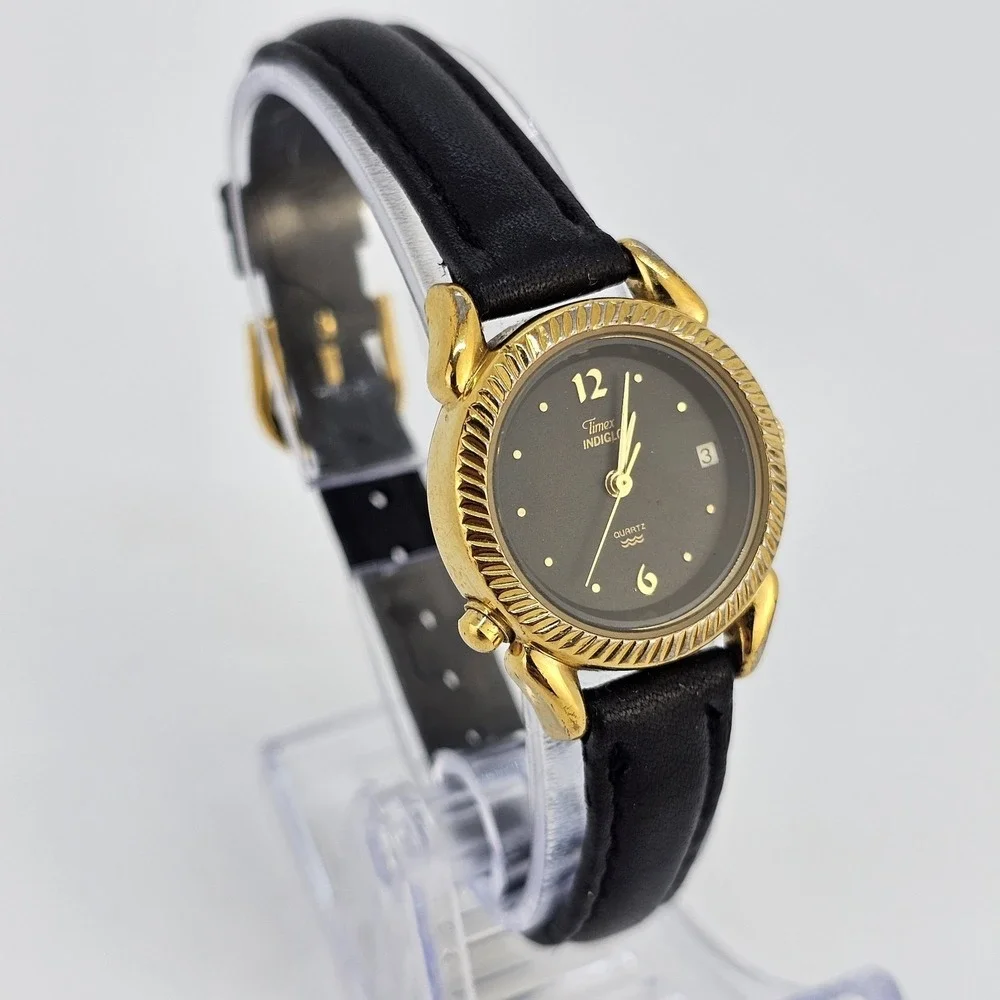 VTG Timex Watch Women Fluted Bezel 25MM Black Dial Date Leather Bands NEWBattery